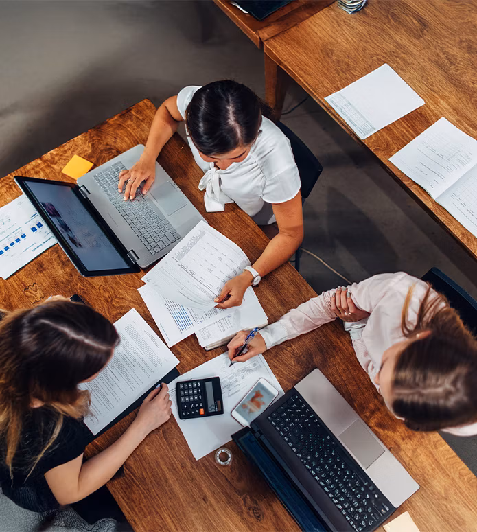 corporate-tax-team-meeting